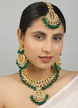 Green Alloy Kundan Necklace