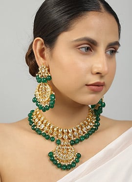 Green Alloy Kundan Necklace