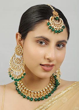 Green Alloy Kundan Necklace