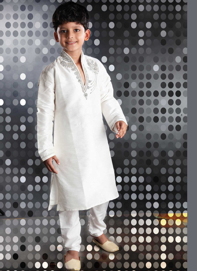 Mesmerizing Off White Kurta Pyjama