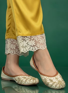 Off White Zardosi With Moti And Stone Work Juti