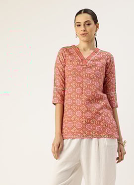 Teen Girls Pink Semi Cotton Mill Printed Short Kurti