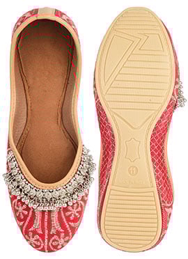 Red Zari Work With Ghungroo Juti