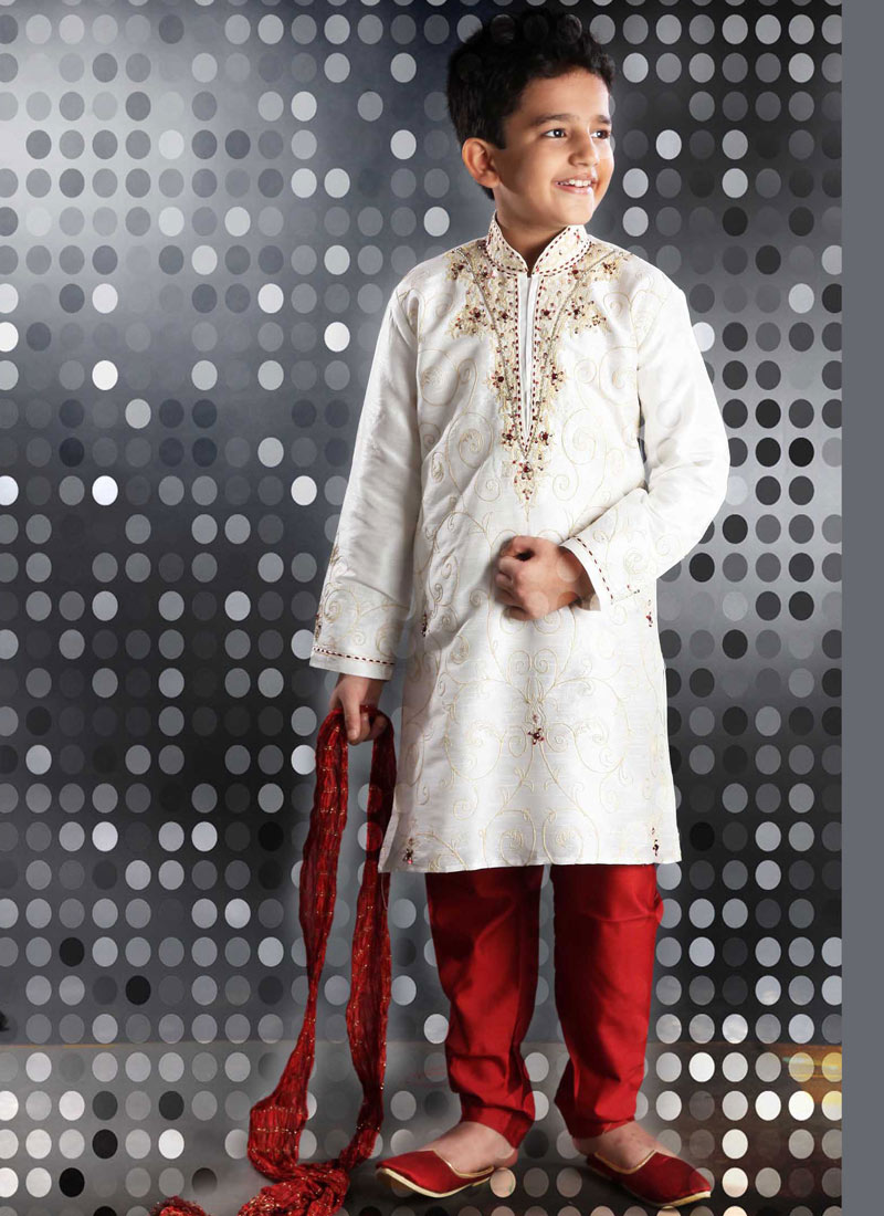Vivacious Off White Kurta Pyjama