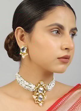 White Alloy Kundan Necklace