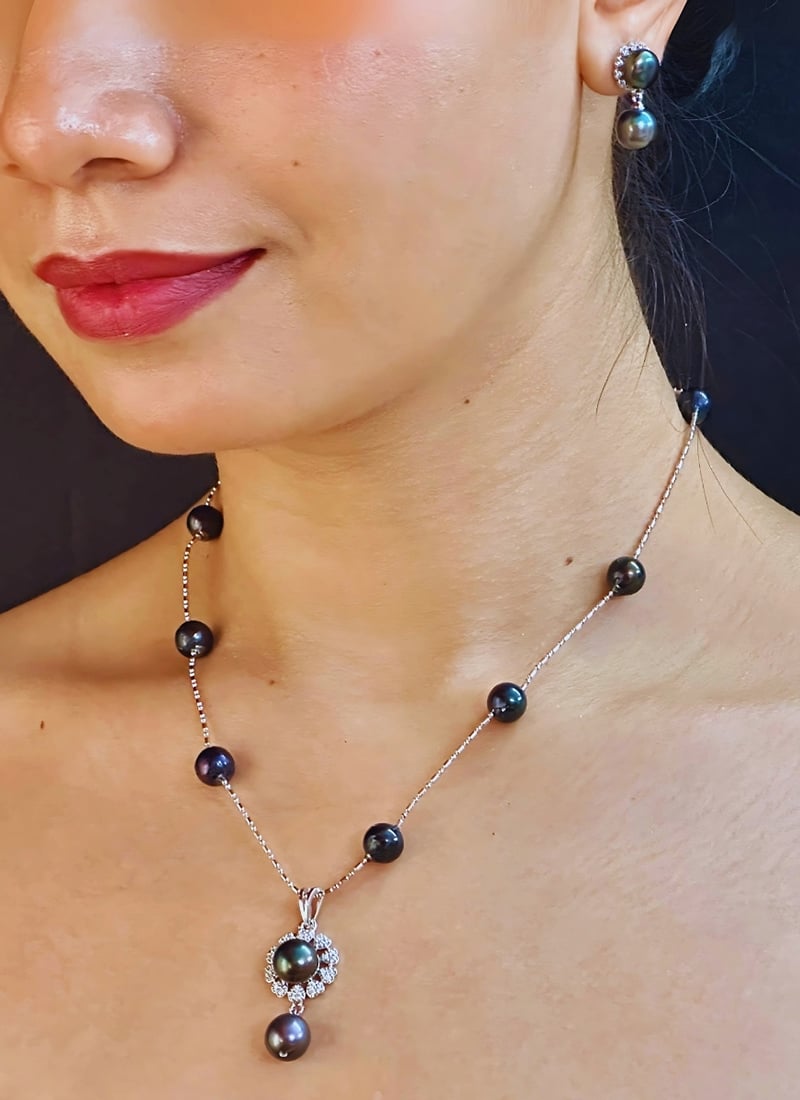 Black Pearl Stone Pendant Set Festive Wear