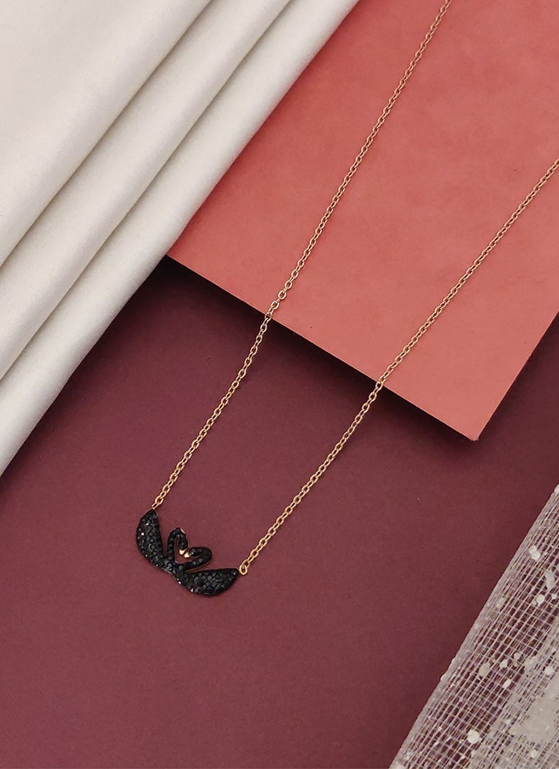 Black Stone Pendant Set For Women After Six Wear