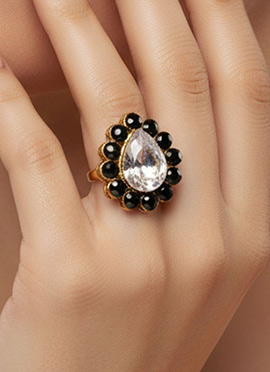 Black Stones Kundan Ring