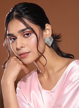 Blue Kundan Stones And Beads Studs