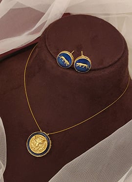 Blue Panther Motif Gold Pendant Necklace Set