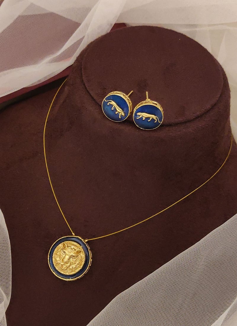 Blue Panther Motif Gold Pendant Necklace Set After Six Wear