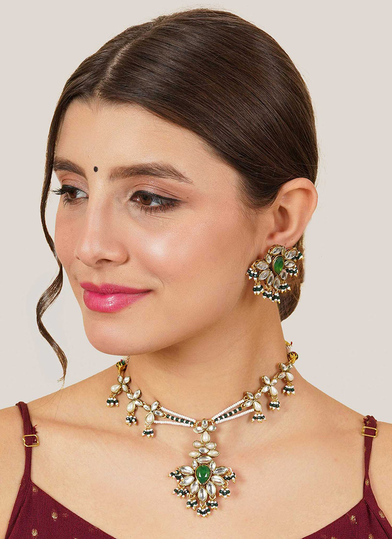 Dark Green Kundan And Beads Necklace Festive Wear