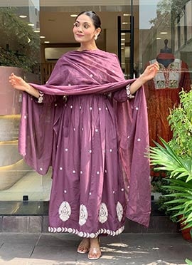 Dark Lavender Viscose Chanderi Embroidered Thread Anarkali Suit