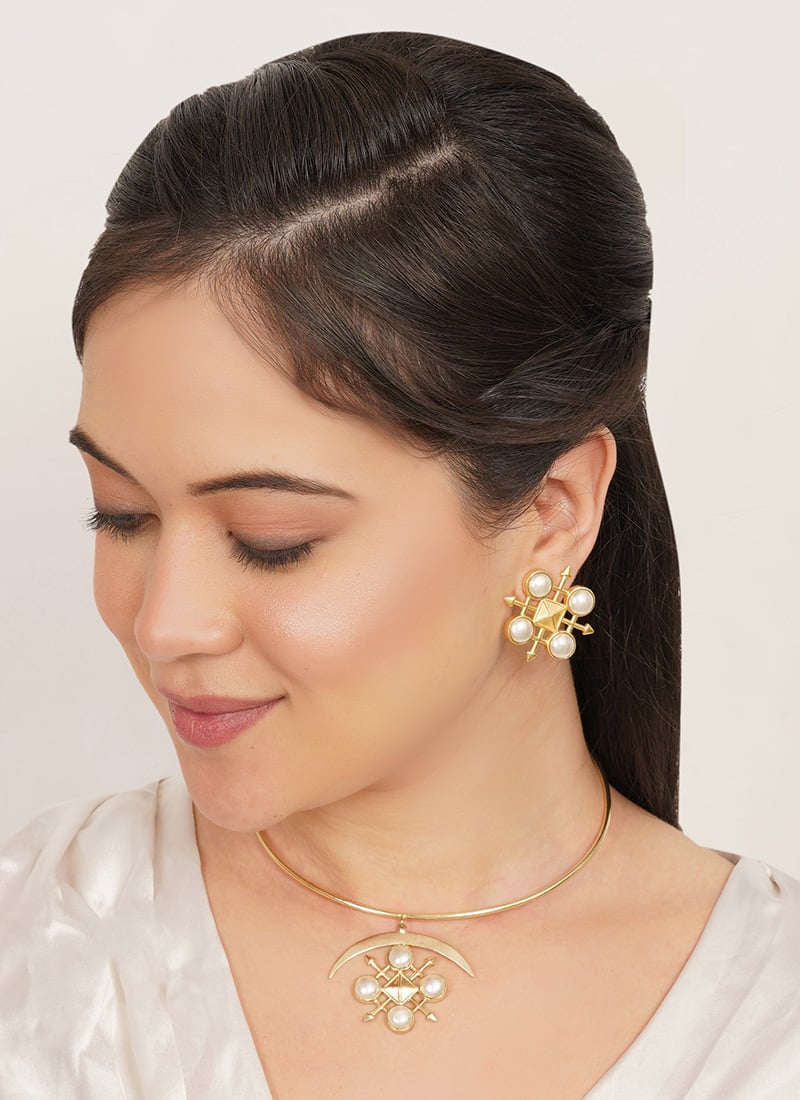 Delicate White Pearl Choker Wedding Wear