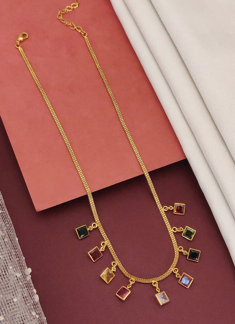 Elegant Gold Kundan Pendant Necklace After Six Wear