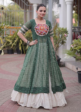 Elegant Green Blended Cotton Gamthi Bandhani Print Indowestern Set For Navratri