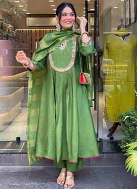 Elegant Green Viscose Zari Embroidered Anarkali Suit