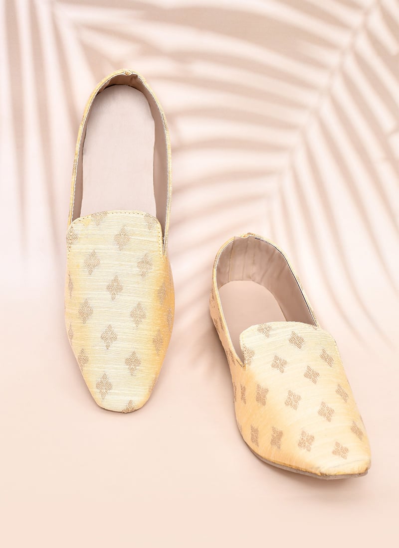 Elegant Light Yellow Cotton Silk Jacquard Mojri