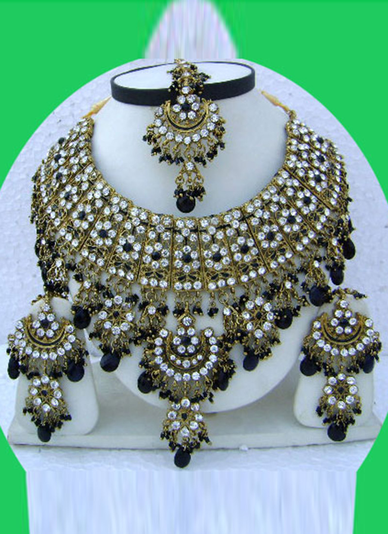 Enigmatic Kundan Necklace Party Wear