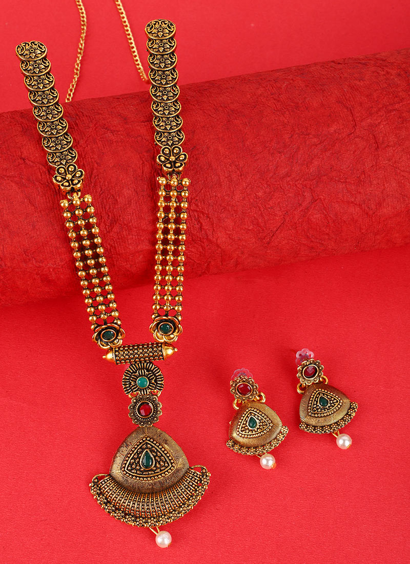 Gold Alloy Necklace Set Festive Wear