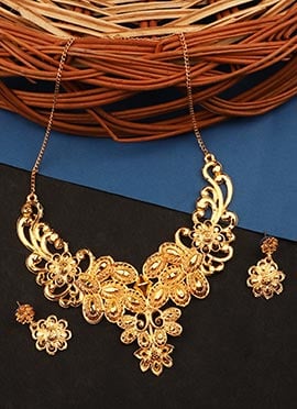 Gold Alloy Necklace Set