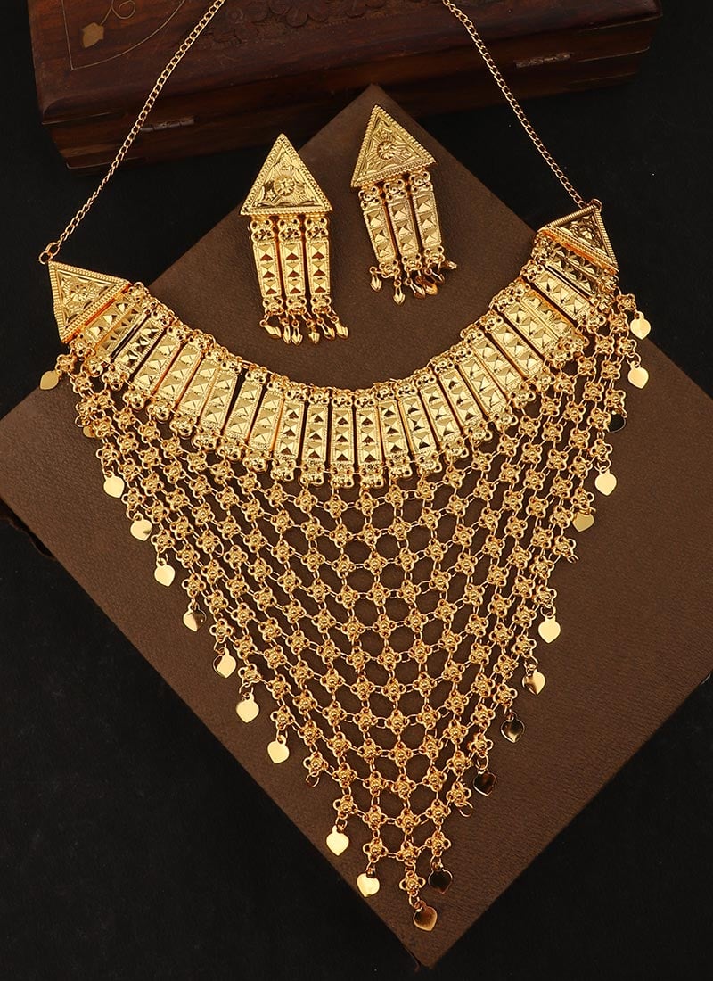Gold Alloy Necklace Set Party Wear