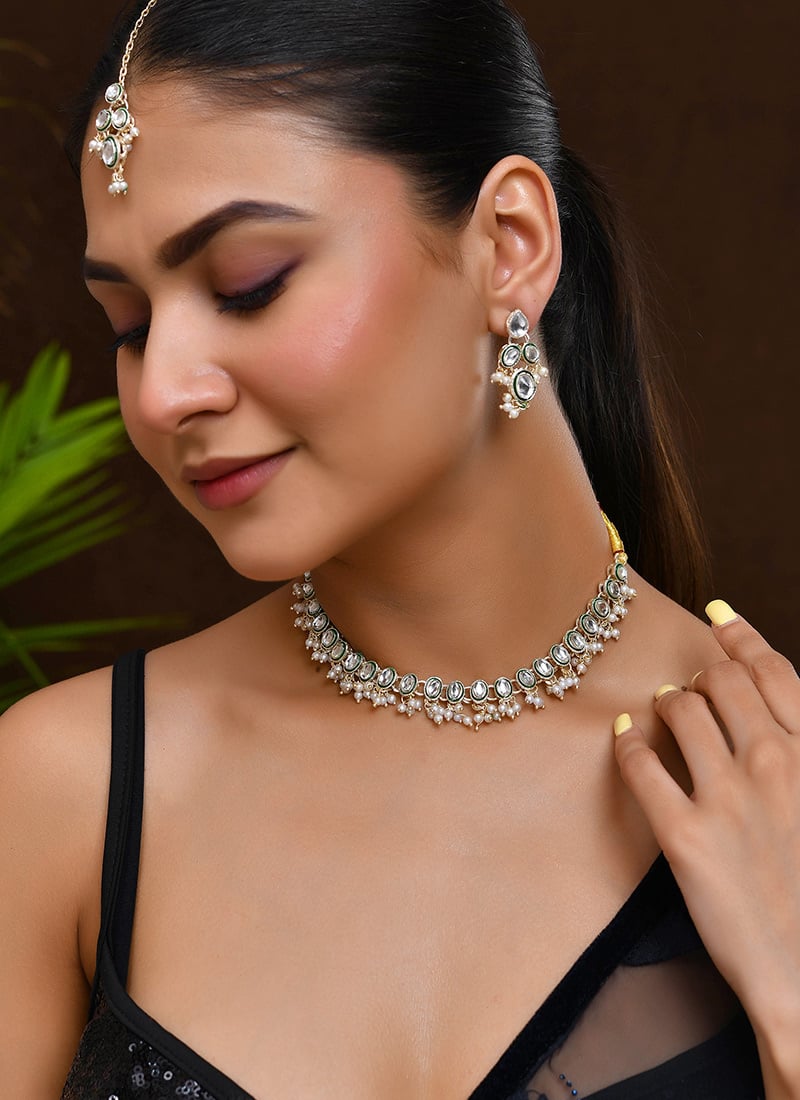 Gold Choker With Kundan Moti Shine Wedding Wear