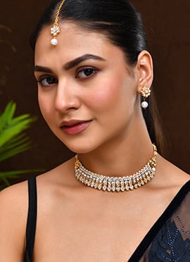 Gold Choker With Kundan Moti Stones