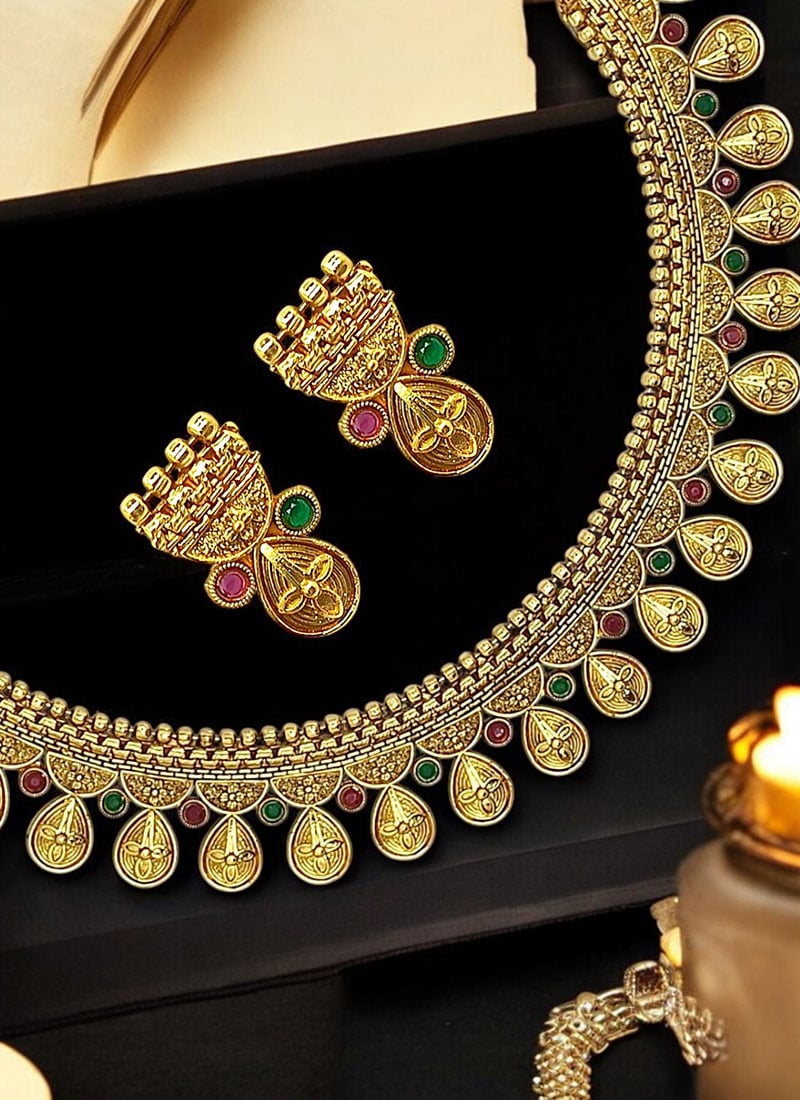 Gold Kundan Choker Festive Wear