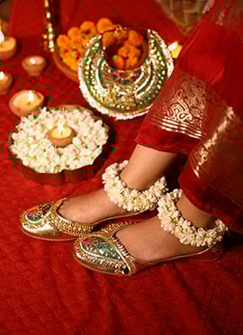 Gold Leather Zari Embroidered Sequins With Ghungroo Juti For Women