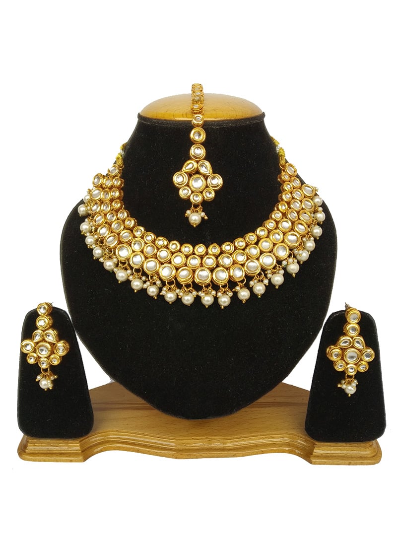 Gold N White Necklace set