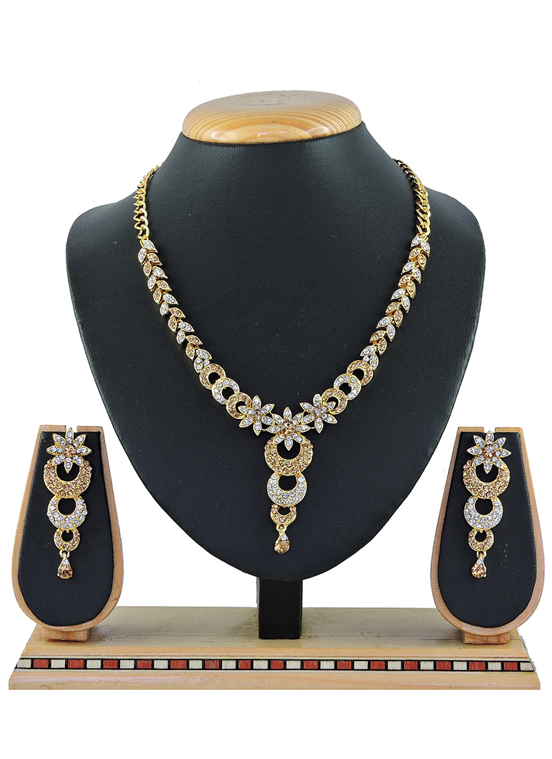 Gold N White Necklace Set
