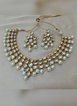 Gold N White Necklace Set