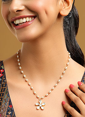 Golden Floral Kundan Pearl Necklace
