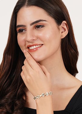 Golden Kundan And Beads Bracelet