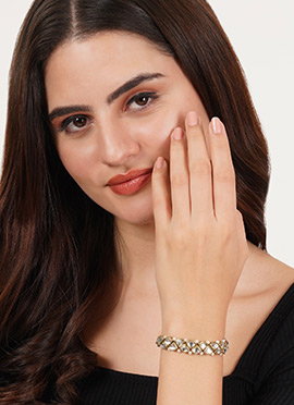 Golden Kundan And Beads Bracelet