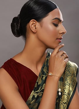 Golden Kundan And Beads Bracelet