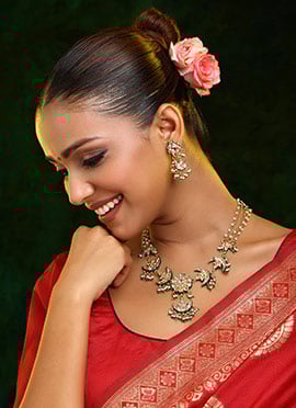 Golden Kundan And Beads Necklace Set