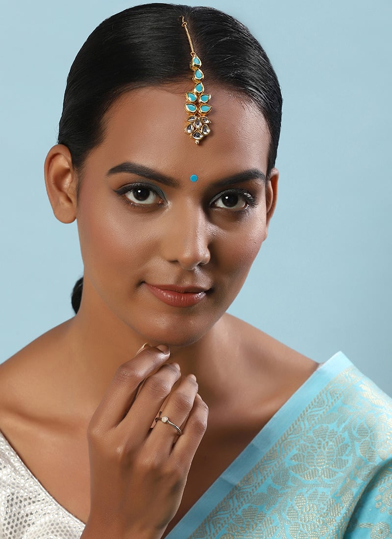 Golden Kundan Mangtikka