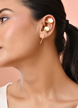 Golden Minimal Disc Ear Cuff