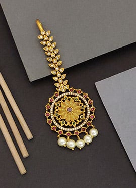 Gorgeous Gold Stones Moti Mangtikka