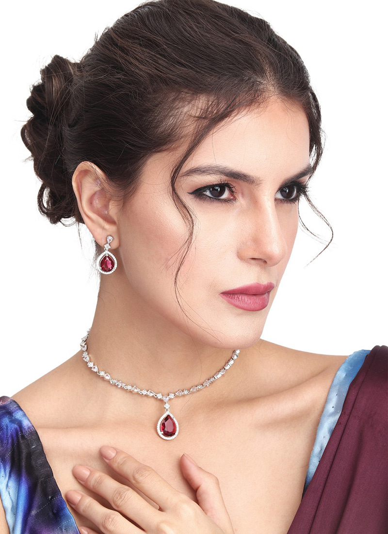 Gorgeous Silver Red Stone Necklace