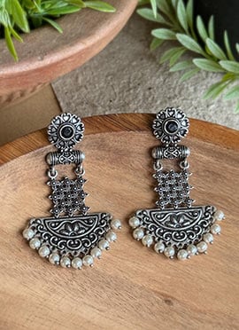 Graceful Black Kundan Oxidised Chandeliers