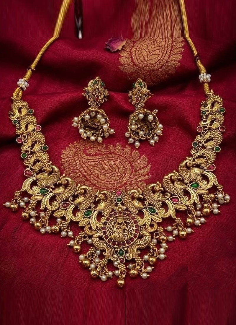 Graceful Gold Copper Kundan Beads Necklace Wedding Wear
