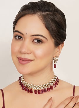 Graceful Red Kundan Beaded Choker