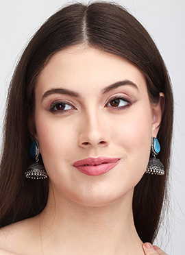 Graceful Silver Pearl Stone Jhumka