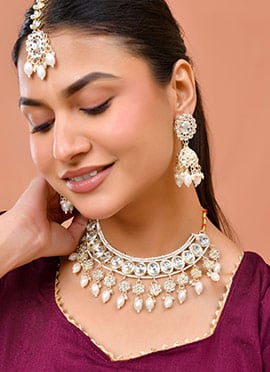 Graceful White Kundan Bead Moti Choker
