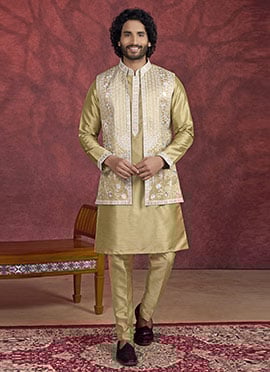 Green Banarasi Silk Embroidered Sequins Thread Bandi Set