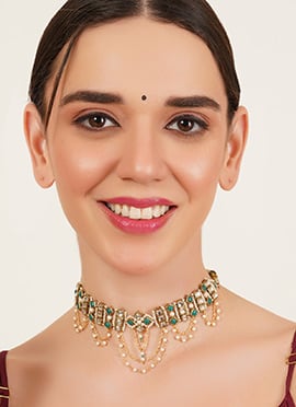 Green Kundan And Beads Adorned Choker