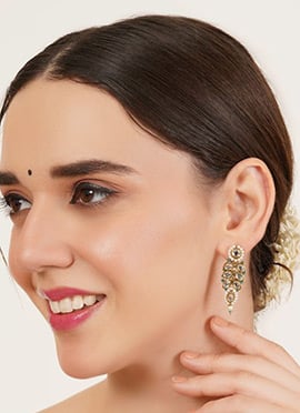 Green Kundan And Beads Adorned Danglers